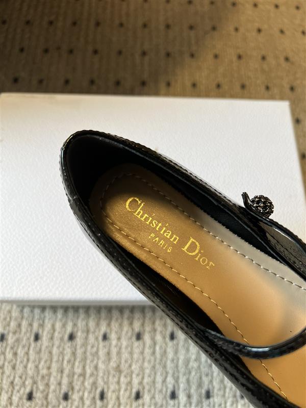 20251127171617191 320